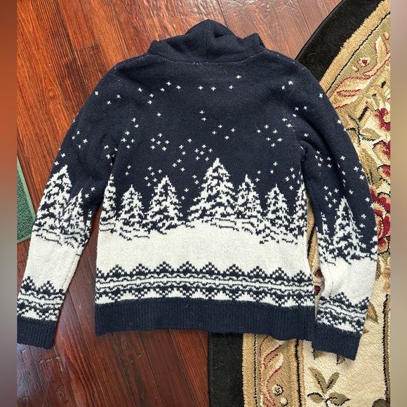 Cupcakes & Cashmere Ultra Soft Winter Themed Sweater Hoodie - Picture 2 of 3